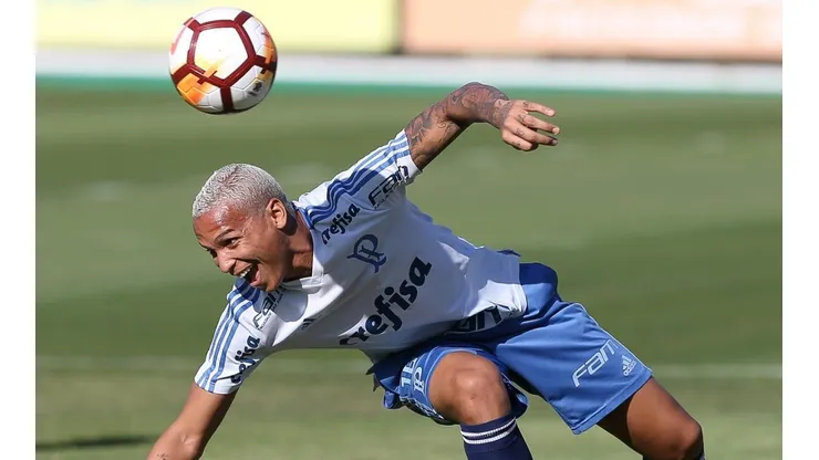 Palmeiras fica próximo de definir o futuro de Deyverson