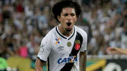Atuando no Aston Villa, Douglas Luiz revela prazo para retornar ao Vasco
