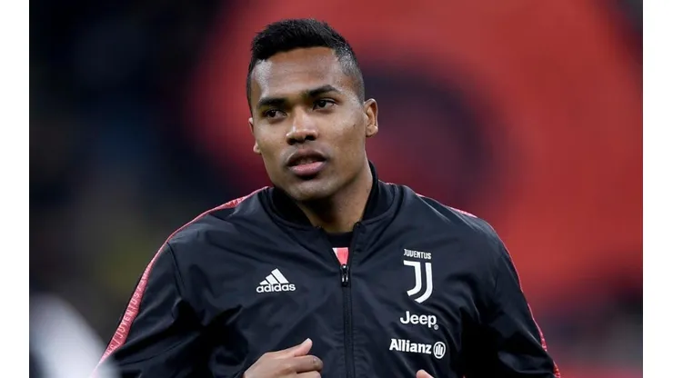 Alex Sandro entra na mira de gigante inglês