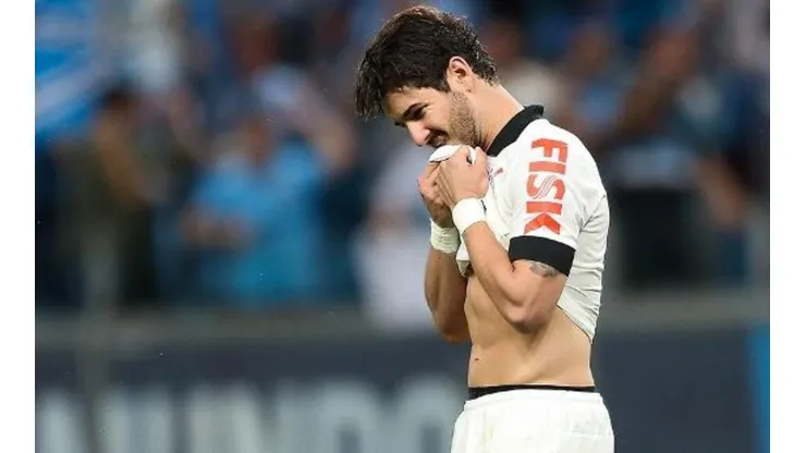 Roberto de Andrade detona passagem de Alexandre Pato no Corinthians
