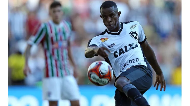 Botafogo bate martelo e define futuro de Marcelo Benevenuto