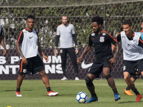 Meio-campista reclama de saída do Corinthians