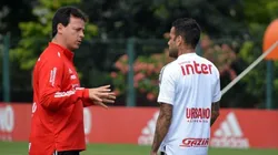 Daniel Alves rasga elogios ao técnico Fernando Diniz