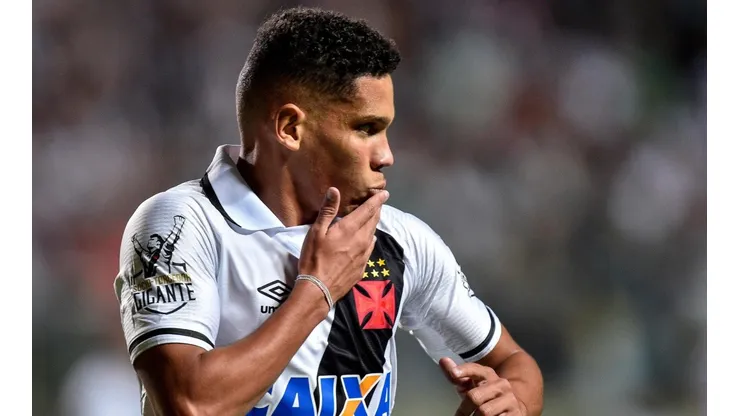 Paulinho se posiciona sobre possibilidade de retorno ao Vasco
