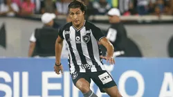 Além de Marcinho, Botafogo busca renovação com lateral Fernando