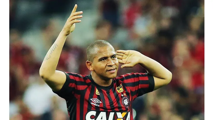 Futuro de Walter é definido no Athletico