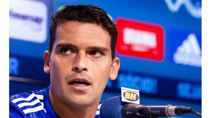 Jean expõe opinião sobre redução de salário no Cruzeiro