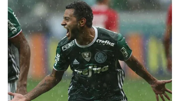 Cleiton Xavier aposta em subida de produção do meio-campista Lucas Lima