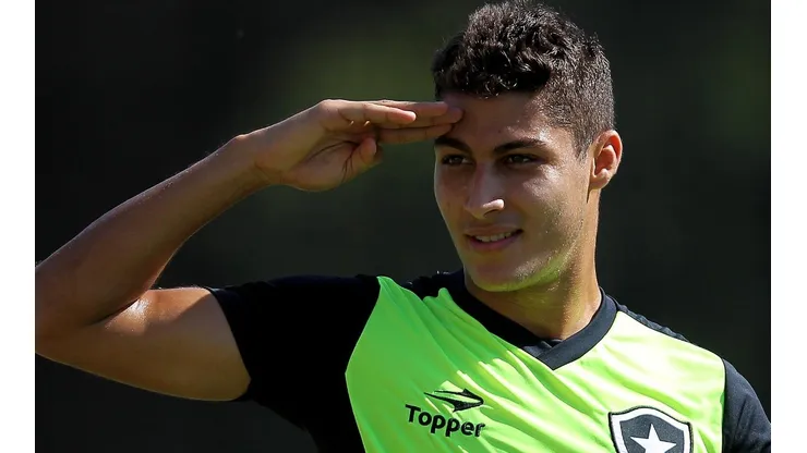 Montenegro é direto sobre venda de Marcinho ao Flamengo