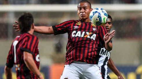 Acertado com clube para a Série A, Walter admite sonho de jogar no Sport