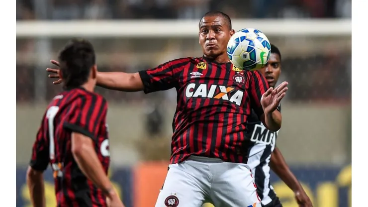 Acertado com clube para a Série A, Walter admite sonho de jogar no Sport