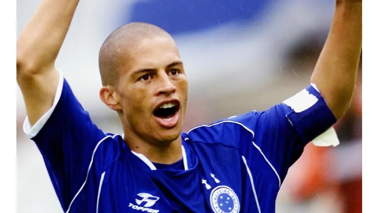 Ídolo do Cruzeiro, Alex fala sobre possibilidade de comandar o Atlético