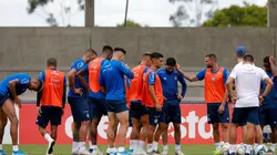 A pandemia do Coronavírus que paralisou o mundo por tempo indeterminado começa a trazer consequências severas para o futebol.