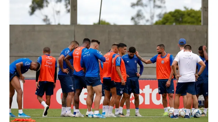 A pandemia do Coronavírus que paralisou o mundo por tempo indeterminado começa a trazer consequências severas para o futebol.