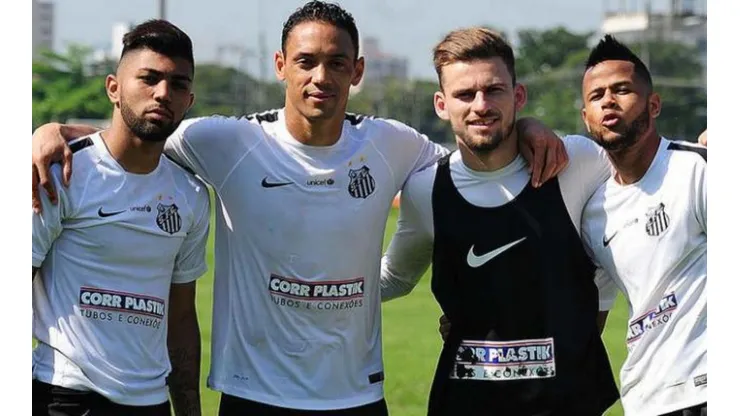 Atacante ex-Santos fica livre no mercado e aguarda propostas