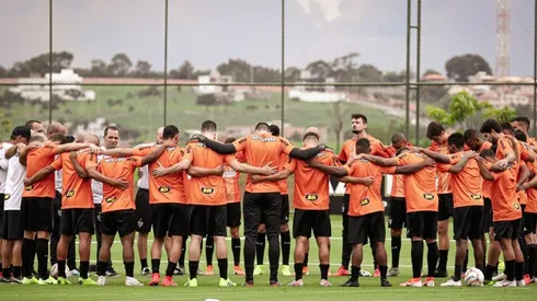 Galo honra compromisso com elenco e pode ganhar