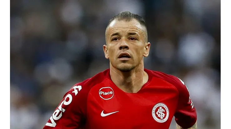 O camisa 10 do Inter já vivenciou a grande rivalidade entre os clubes - Foto: Ricardo Duarte/Internacional.