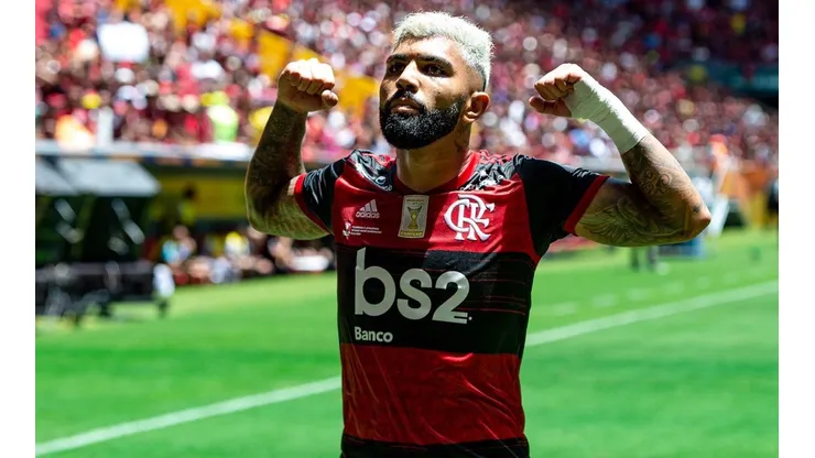 Em live com Babu, Gabigol relata vontade de ver uma partida do Flamengo no meio da torcida
