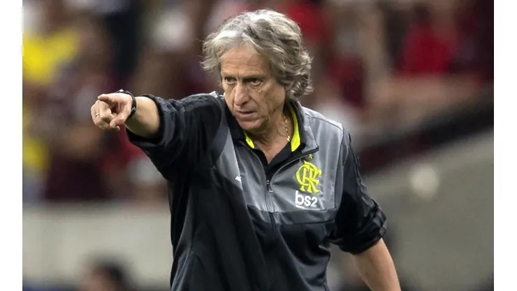 Jorge Jesus libera 11 jogadores do Flamengo