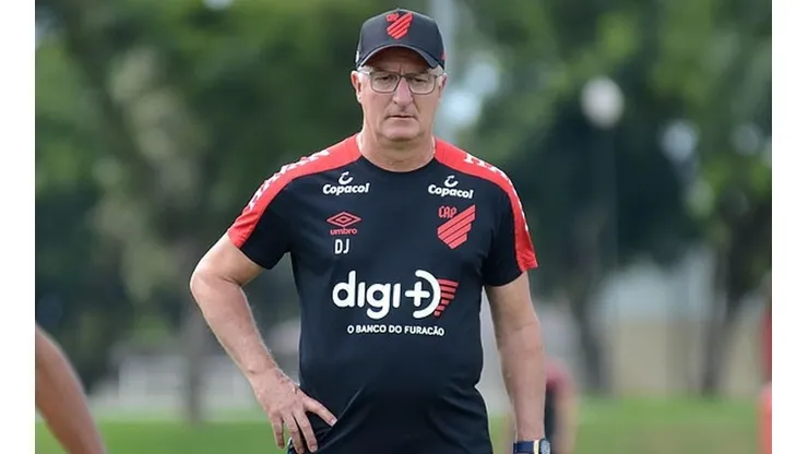 Dorival não fica em cima do muro após desmanche no Athletico