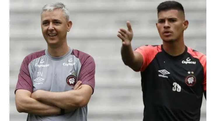 Bruno Guimarães aponta fator que atrapalha Tiago no Corinthians