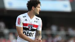 Pato é contra volta imediata do futebol e São Paulo também se manifesta