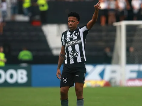 Sem espaço no Botafogo, Bochecha faz cobrança