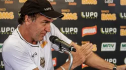 Cuca dá detalhes sobre contratação de Ronaldinho e possível retorno ao Galo