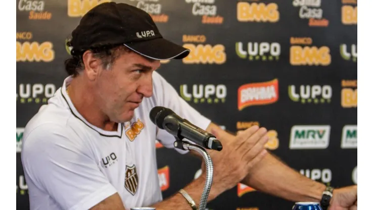 Cuca dá detalhes sobre contratação de Ronaldinho e possível retorno ao Galo