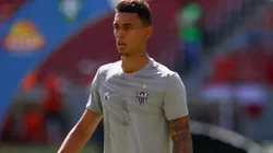 Atlético quer que Guarani pague ao menos parte dos salários do zagueiro Vitor Mendes