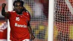 Ex-meia Tinga revela desejo de trabalhar no Internacional