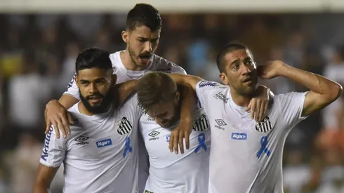 Esquecido por Jesualdo, jogador deve deixar o Santos após o fim do contrato