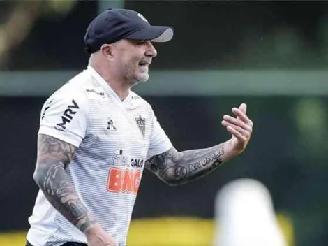 Mattos atende pedido de Sampaoli e mantem revelação da base atleticana no elenco