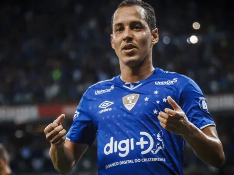 Cruzeiro é notificado pelo Pyramids por não efetuar pagamento por Rodriguinho