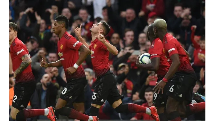Meia do Manchester United detalha como se apaixonou pelo Santos