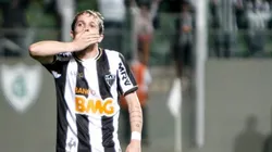 Bernard rebate provocação de torcedor cruzeirense alfinetando o rival