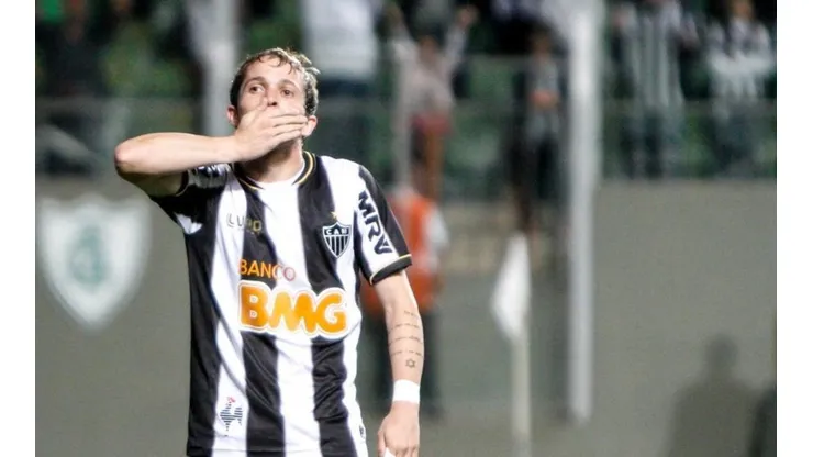 Bernard rebate provocação de torcedor cruzeirense alfinetando o rival