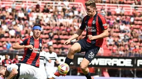 Atlético disputa contratação de artilheiro com Barcelona e Roma