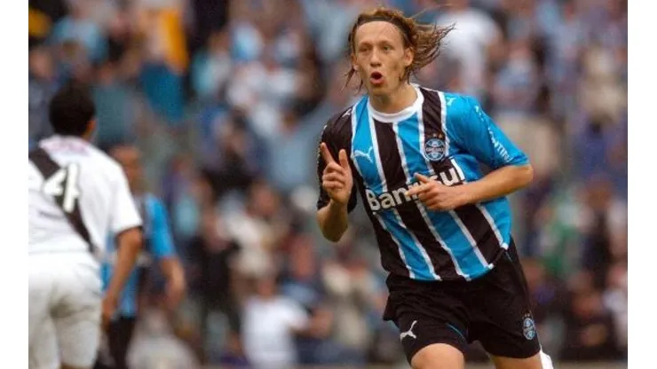 Lucas Leiva revela possibilidade de voltar ao Grêmio