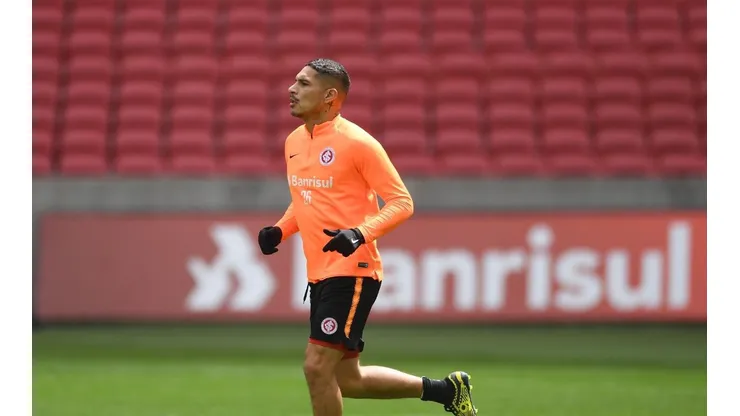 Em live, Guerrero abre o coração e rasga elogios a colega do Internacional