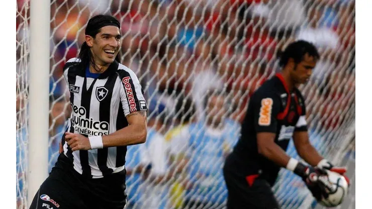 Loco Abreu movimenta torcedor do Botafogo com declaração