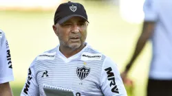 Atlético acerta retorno de atacante