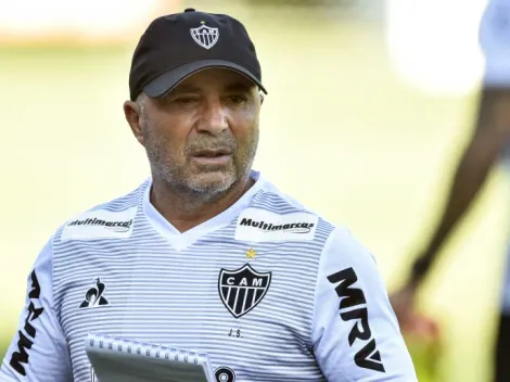 Atlético acerta retorno de atacante