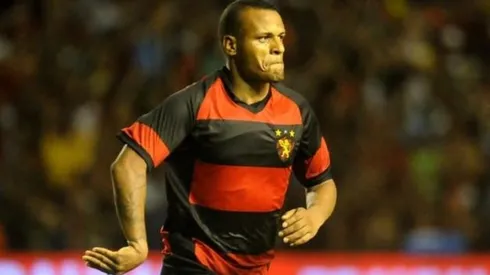 Lateral Patric se declara ao Sport em entrevista