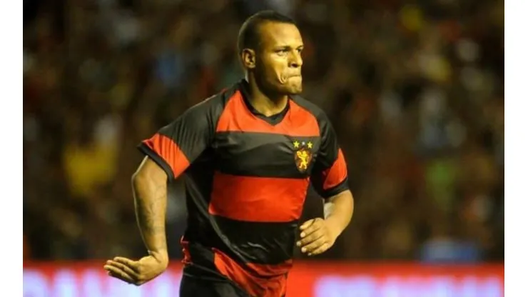 Lateral Patric se declara ao Sport em entrevista