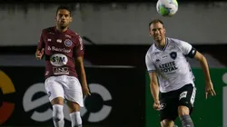 Zagueiro do Botafogo, Joel Carli critica o presidente Jair Bolsonaro