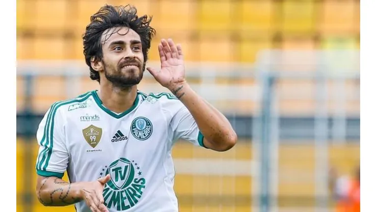 Com 4 estrangeiros, Palmeiras elege time do século