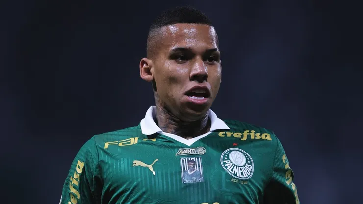 Garcia, jogador do Palmeiras, durante partida contra o Corinthians no estádio Arena Allianz Parque pelo Brasileirão Série A 2024. Foto: Ettore Chiereguini/AGIF