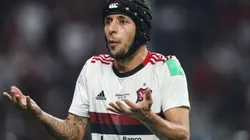 Situação de Rafinha traz dor de cabeça no Flamengo em meio à pandemia