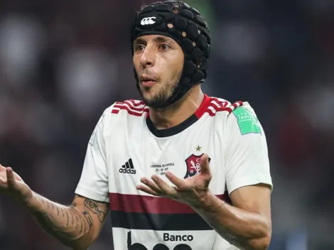 Situação de Rafinha traz dor de cabeça no Flamengo em meio à pandemia